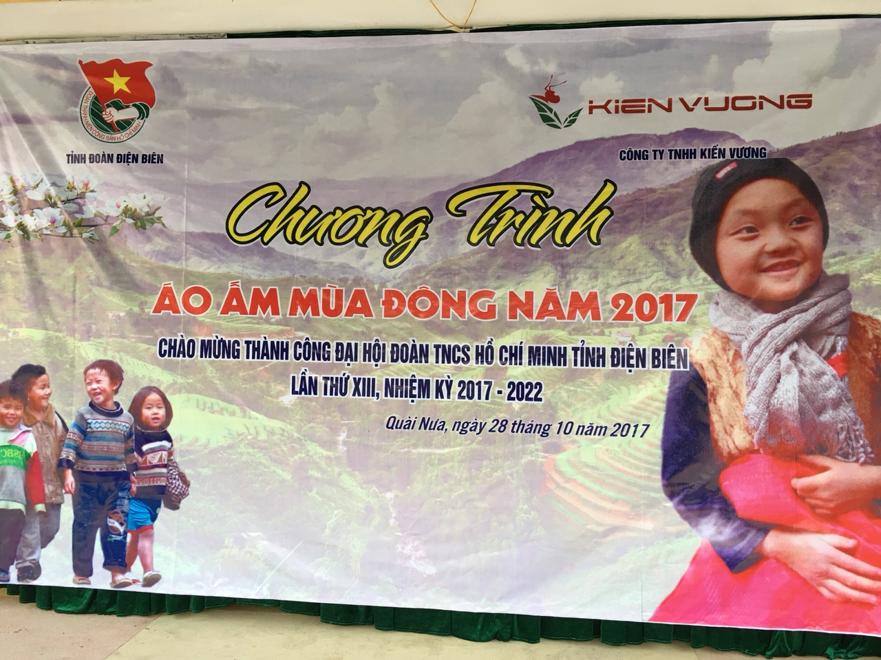 1001 áo ấm đến với trẻ em nghèo Điện Biên
